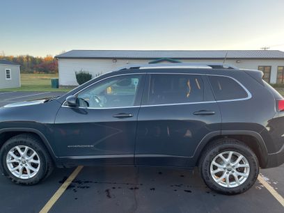 Used 2018 Jeep Cherokee Latitude Plus w/ Comfort/Convenience Group