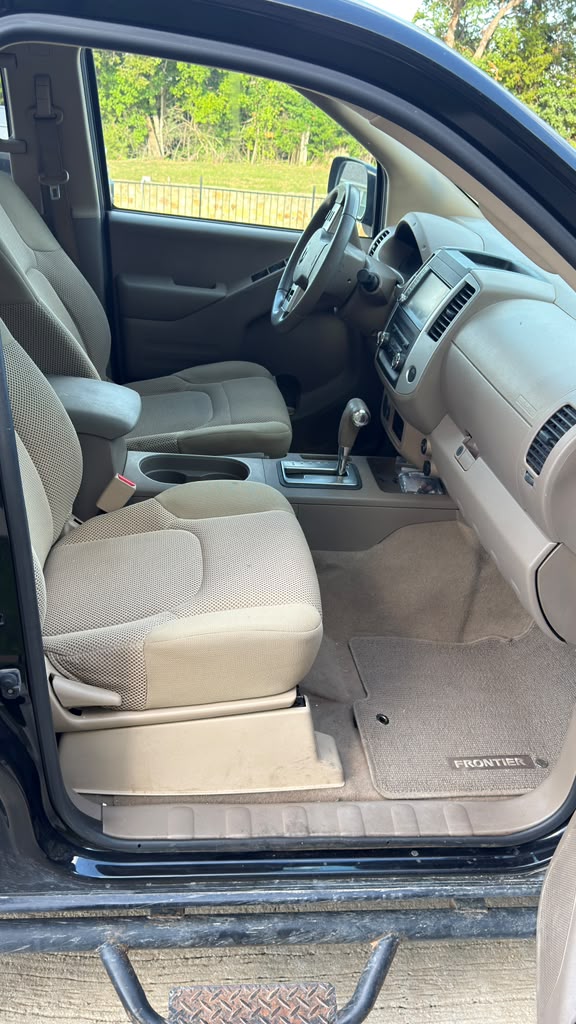 Used 2019 Nissan Frontier SV RWD image 11