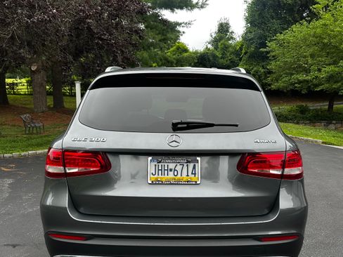 Used 2018 Mercedes-Benz GLC 300 4MATIC image 5