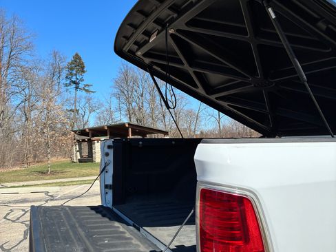 Used 2014 RAM 1500 Limited AWD/4WD image 2