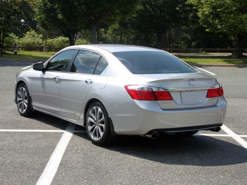 Used 2014 Honda Accord Sport image 8
