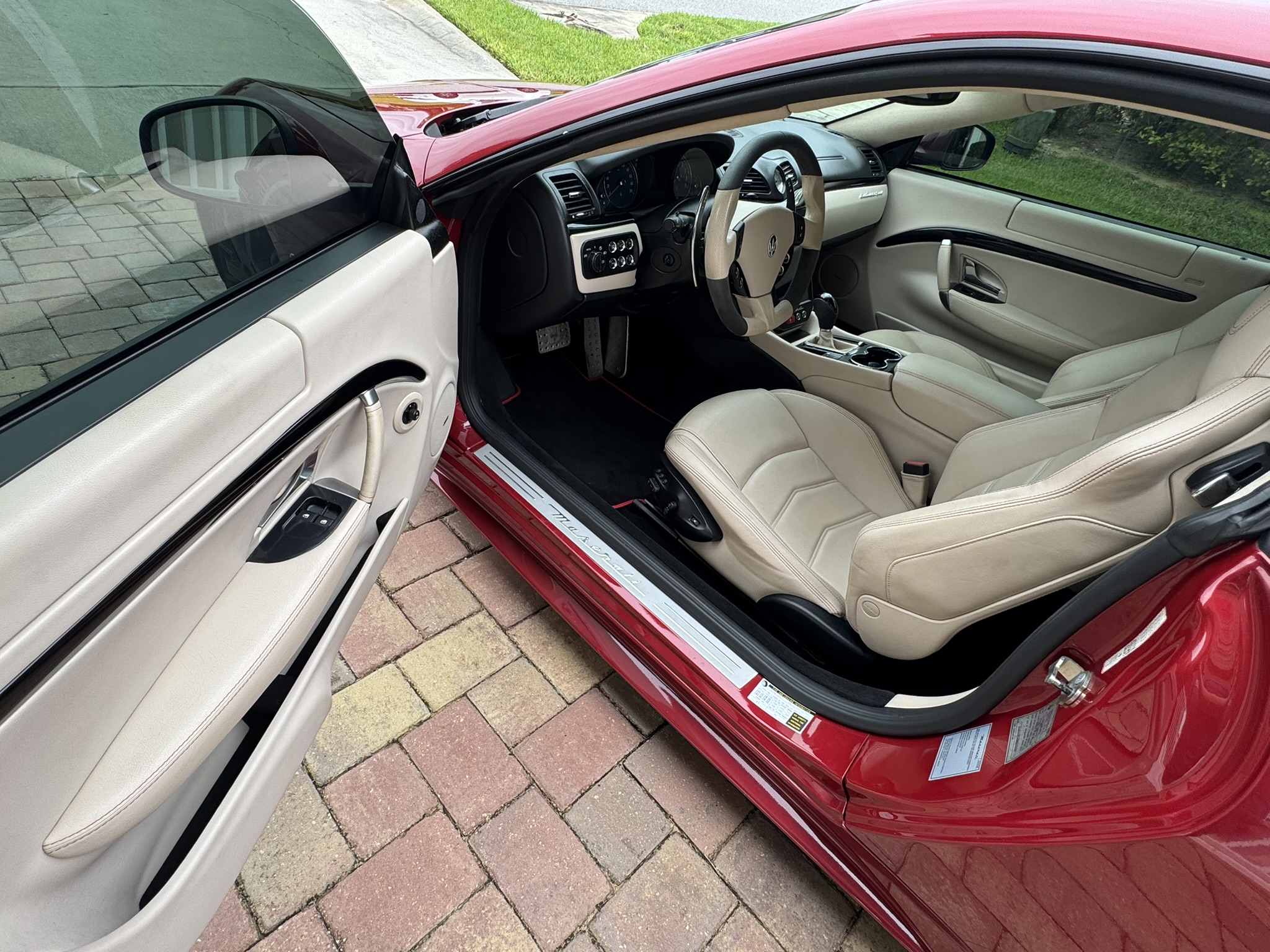 Used 2013 Maserati GranTurismo Sport RWD image 17
