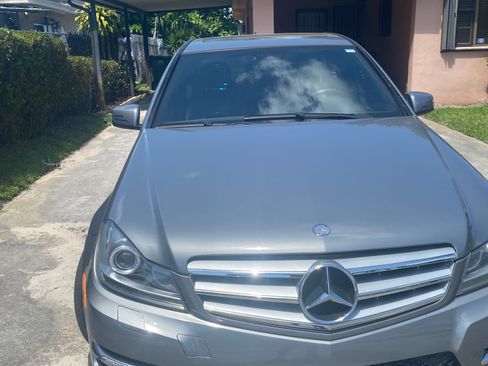 Used 2012 Mercedes-Benz C 250 Sedan image 6