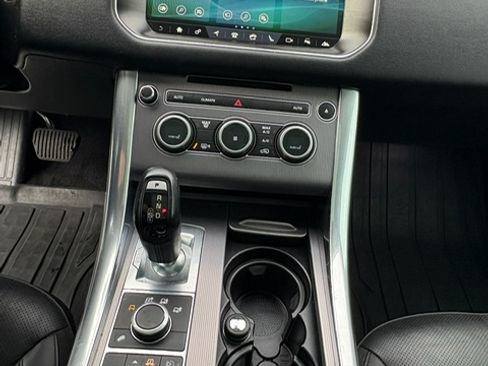 Used 2017 Land Rover Range Rover Sport HSE image 11