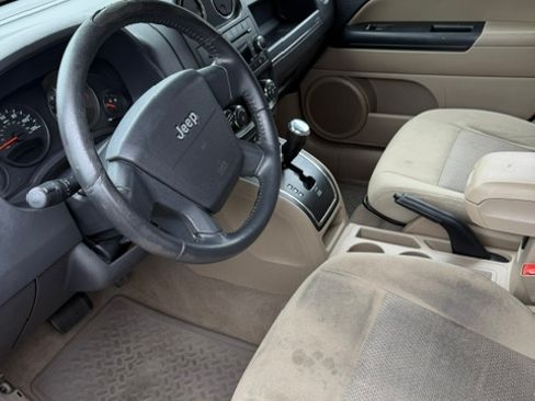 Used 2010 Jeep Patriot Latitude FWD image 8