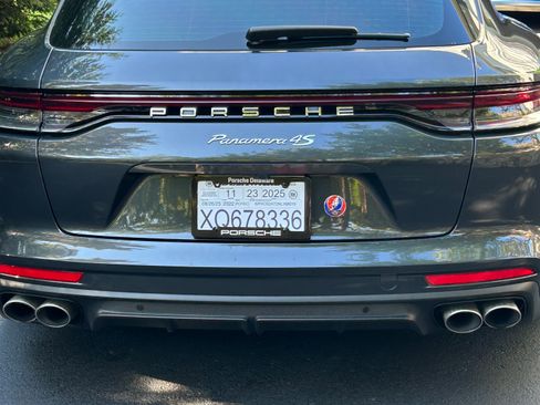 Used 2022 Porsche Panamera 4S w/ Premium Package image 12