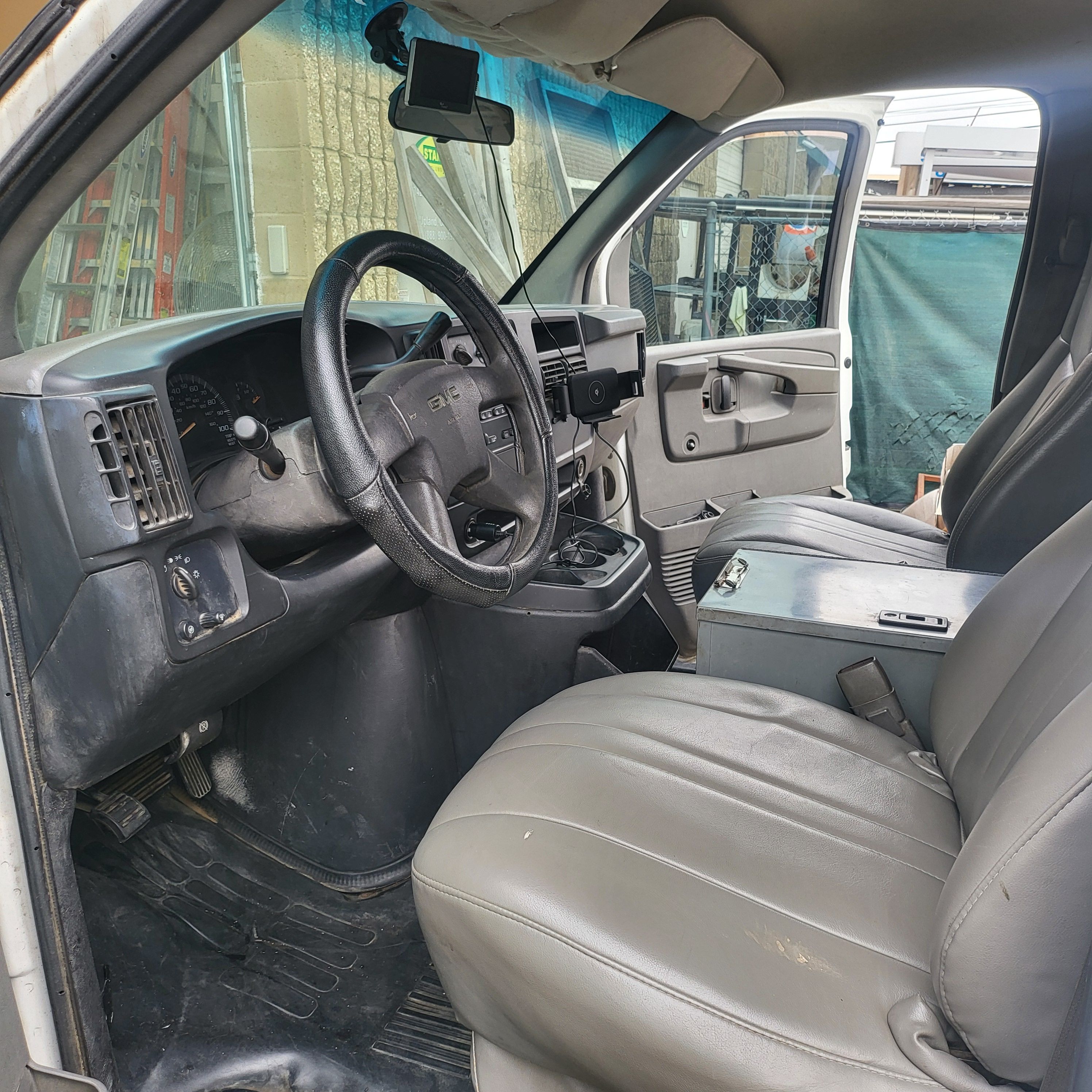 Used 2003 GMC Savana 3500 Extended RWD image 11