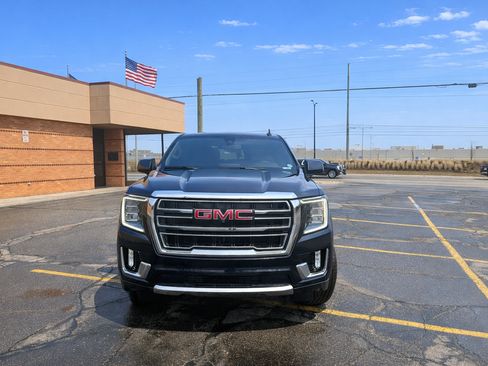 Used 2022 GMC Yukon SLT w/ SLT Premium Package image 1