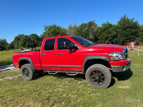 Used 2006 Dodge Ram 2500 Truck SLT w/ Quad Cab Big Horn Value Group image 2