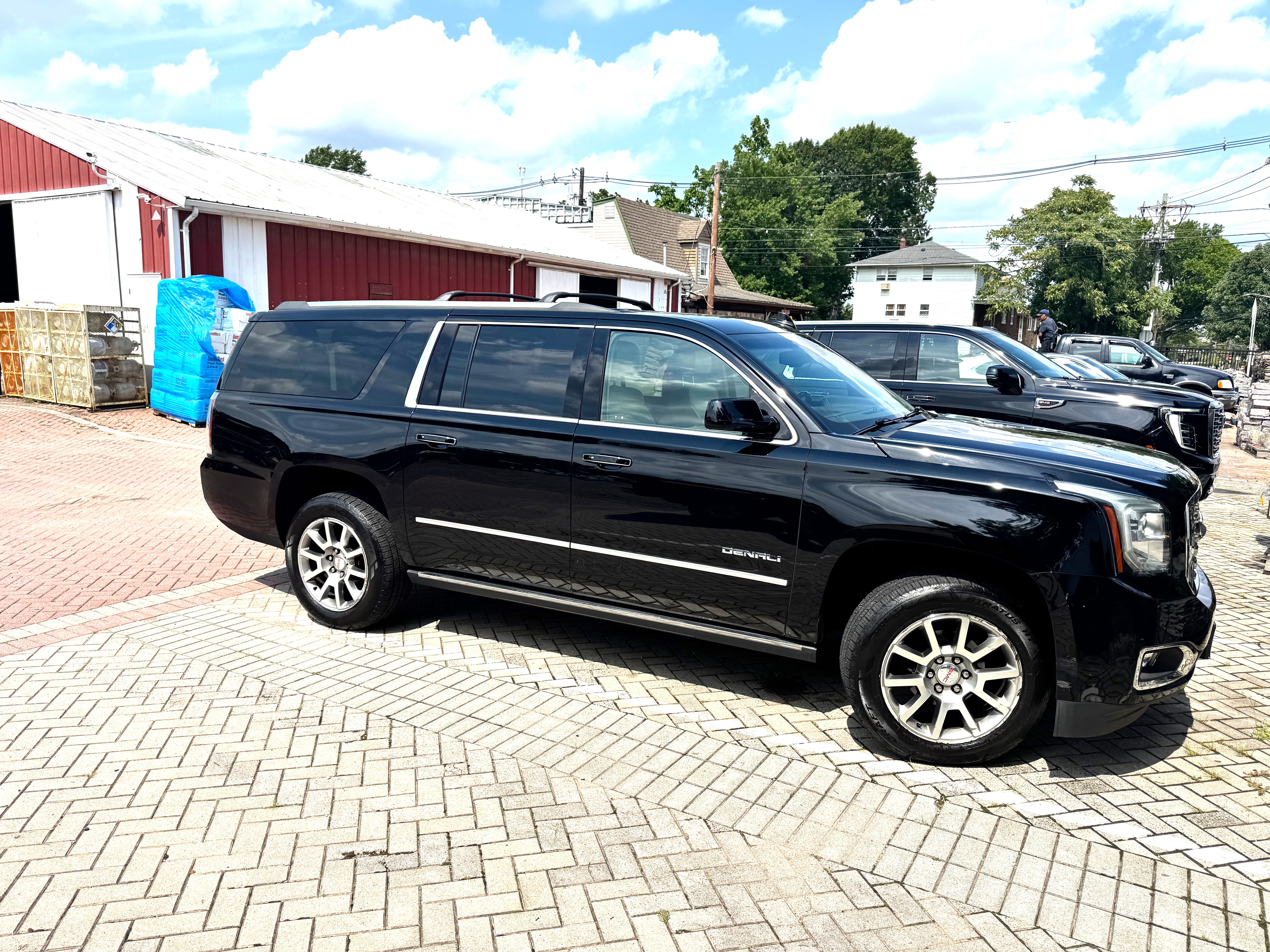 Used 2019 GMC Yukon XL Denali w/ Open Road Package AWD/4WD image 1