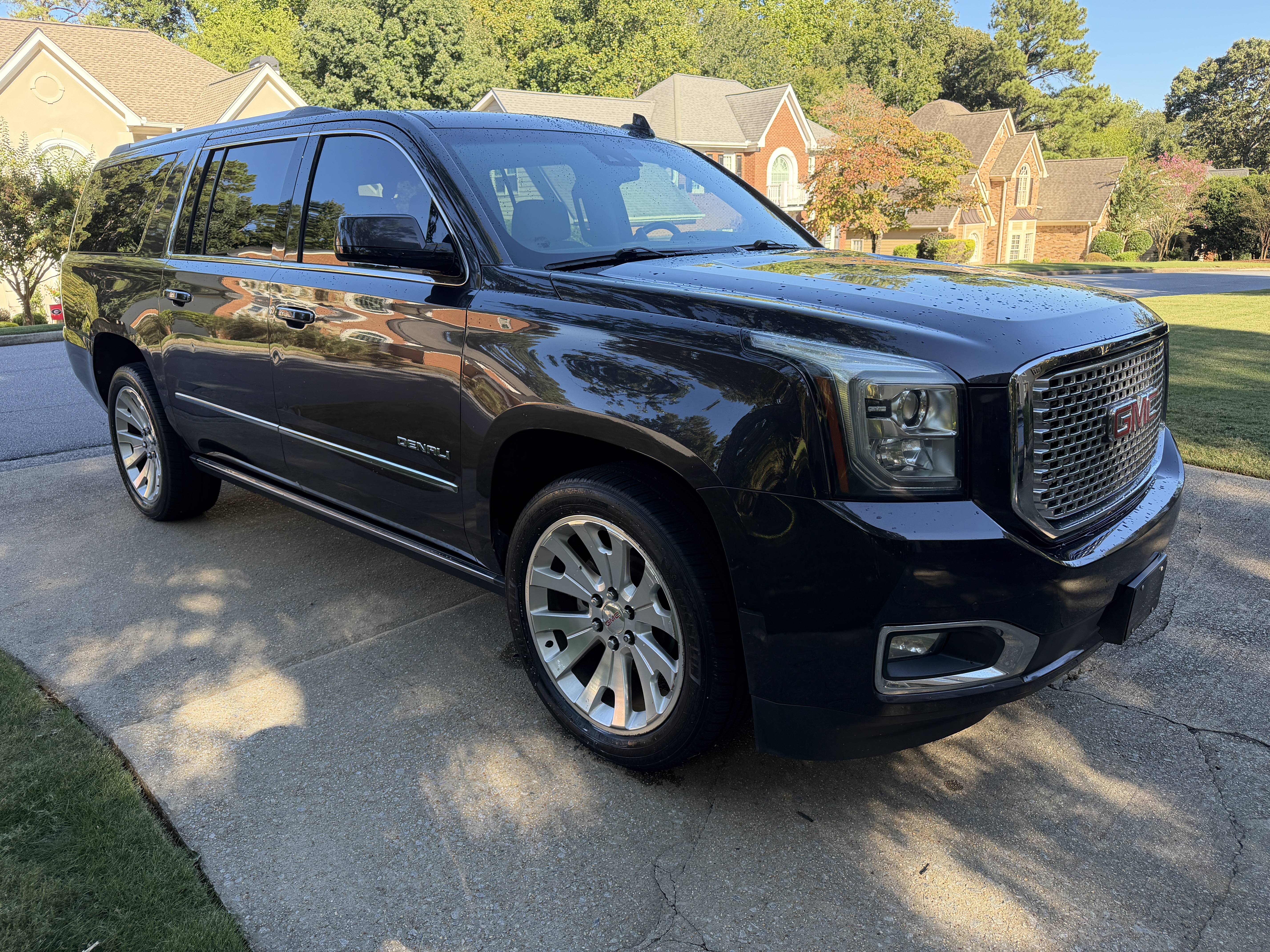 Used 2016 GMC Yukon XL Denali w/ Open Road Package AWD/4WD image 5