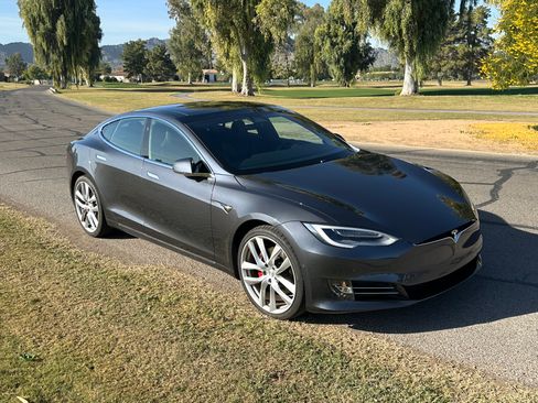 Used 2018 Tesla Model S P100D image 4