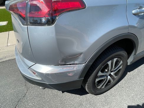 Used 2017 Toyota RAV4 LE w/ Carpet Mat Package FWD image 8