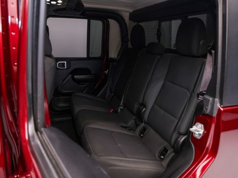 Used 2021 Jeep Gladiator Sport image 9