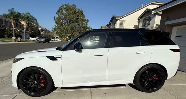 Used 2025 Land Rover Range Rover Sport Dynamic SE AWD/4WD image 5