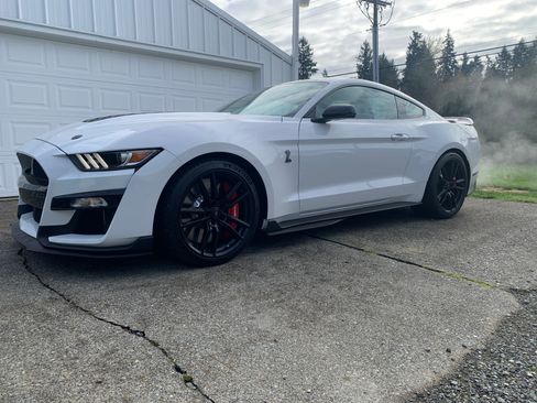 Used 2020 Ford Mustang Shelby GT500 w/ Technology Package RWD image 4