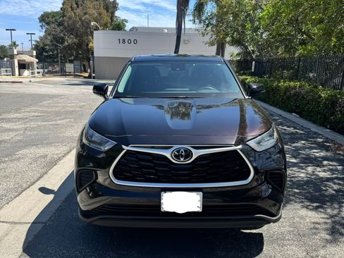 Used 2020 Toyota Highlander L FWD image 5