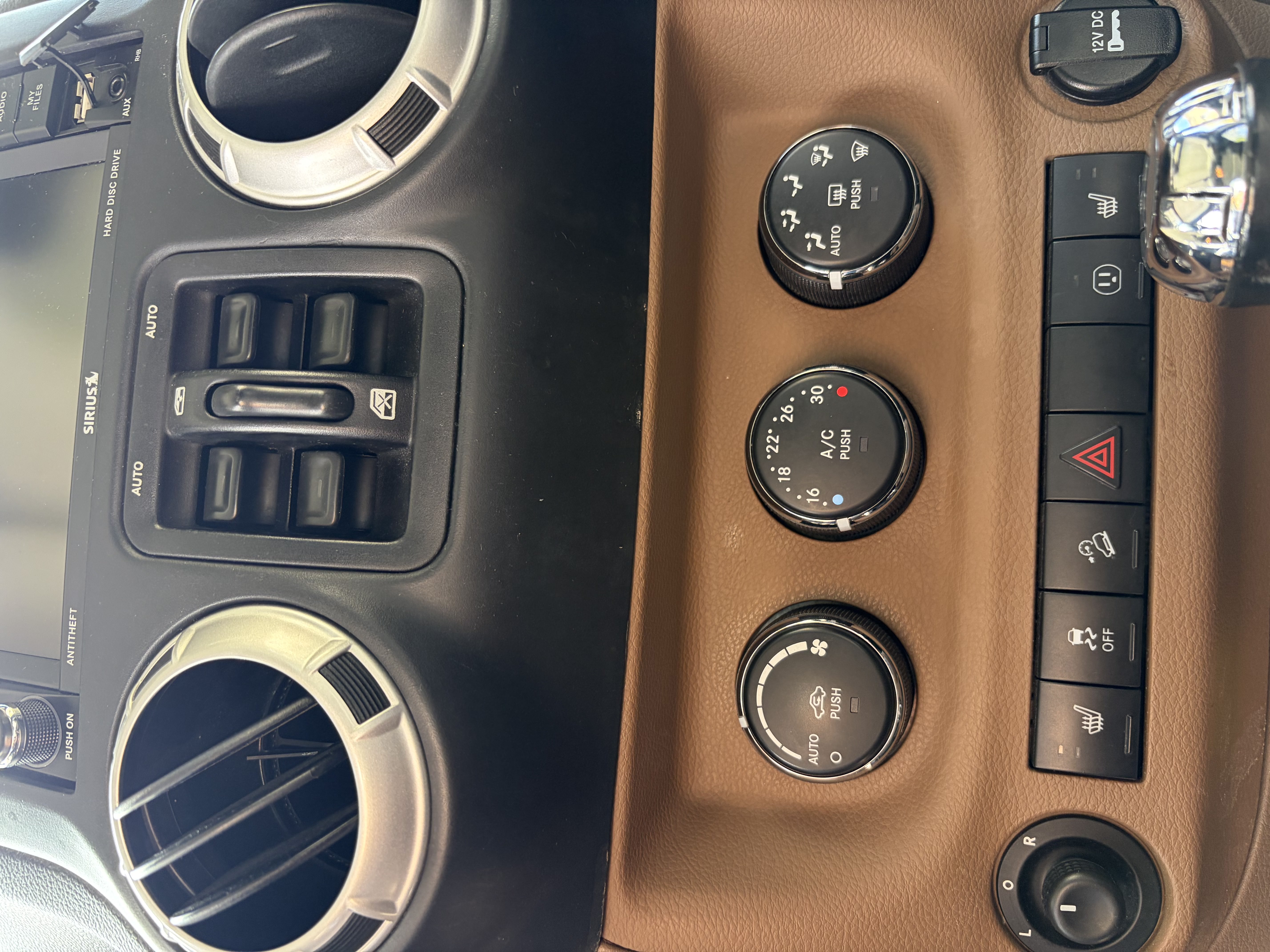 Used 2013 Jeep Wrangler Unlimited Sahara w/ Connectivity Group AWD/4WD image 25