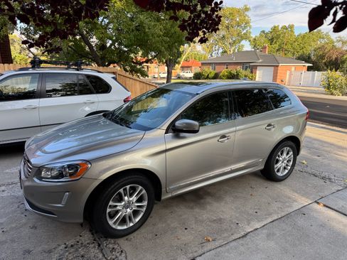 Used 2016 Volvo XC60 T5 Premier w/ Proximity Package image 1