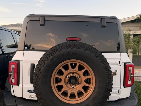 Used 2024 Ford Bronco Badlands w/ Sasquatch Package image 12