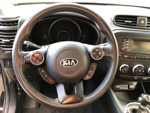 Used 2014 Kia Soul + image 13