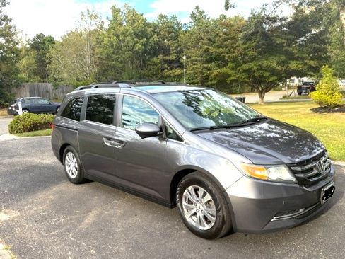 Used 2014 Honda Odyssey EX image 1