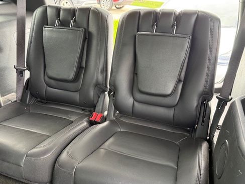 Used 2013 Ford Explorer XLT image 6