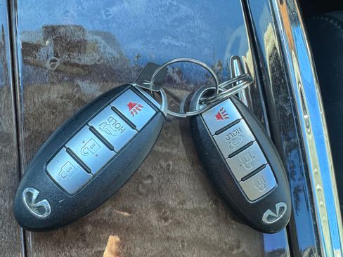 Used 2012 INFINITI QX56 2WD w/ Deluxe Touring Pkg image 17