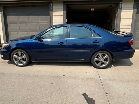 Used 2005 Toyota Camry SE FWD image 4