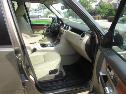 Used 2014 Land Rover LR4 HSE LUX AWD/4WD image 17