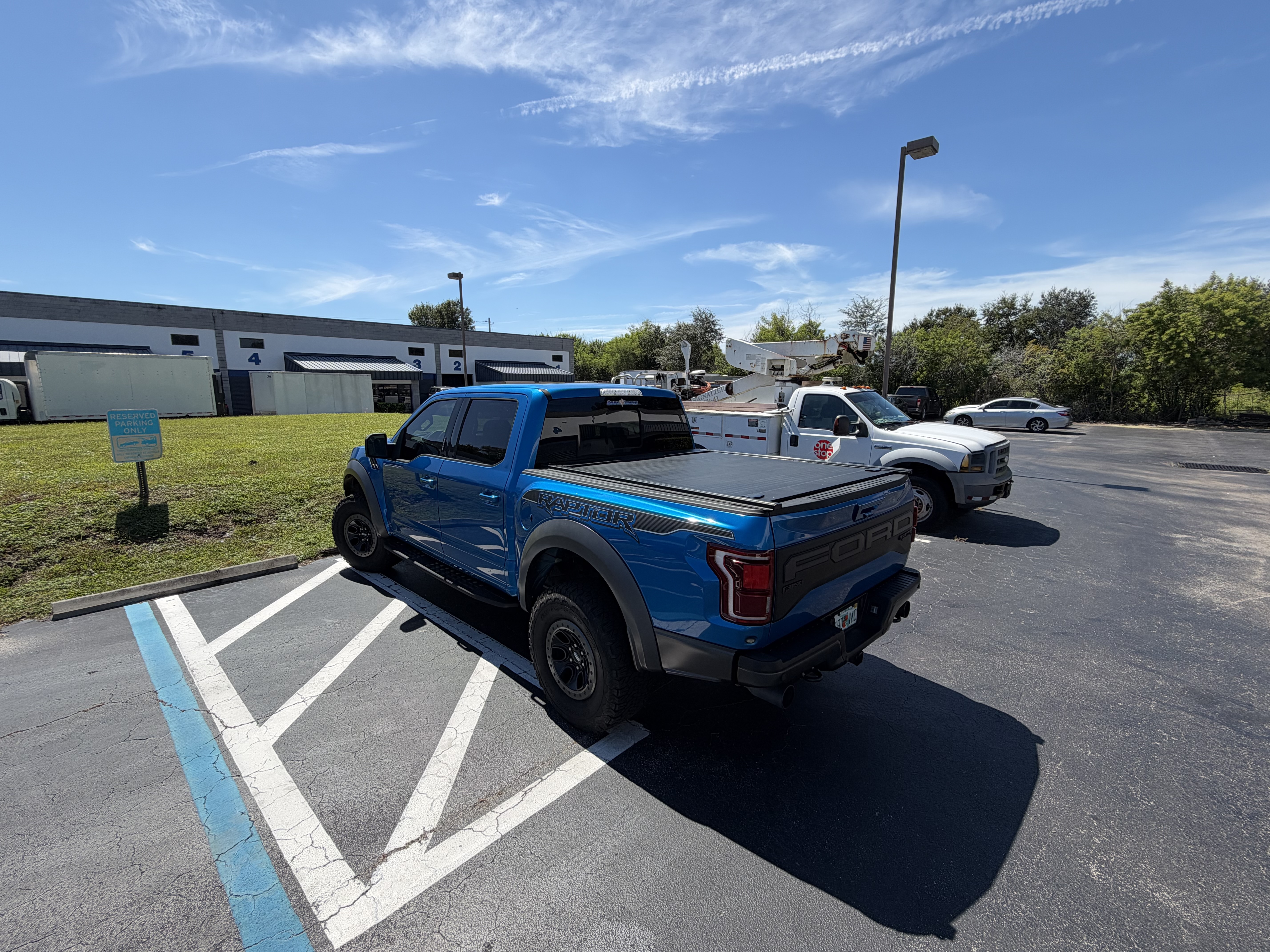 Used 2019 Ford F150 Raptor w/ Equipment Group 802A Luxury AWD/4WD image 4