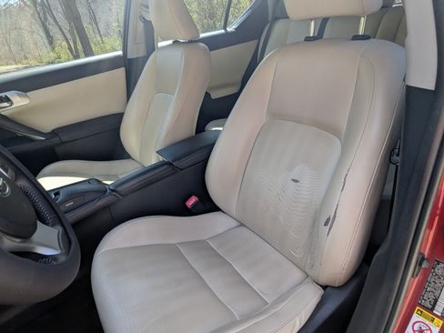 Used 2013 Lexus CT 200h 200h Hatchback 4D w/ Premium Pkg w/Navigation image 18