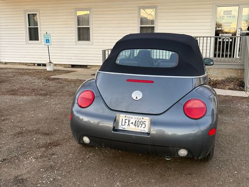 Used 2004 Volkswagen Beetle GLS image 4