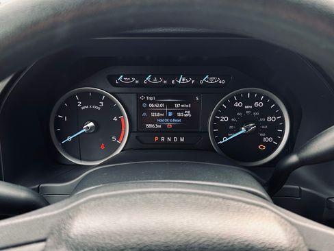 Used 2022 Ford F250 XLT w/ Black Appearance Package image 5