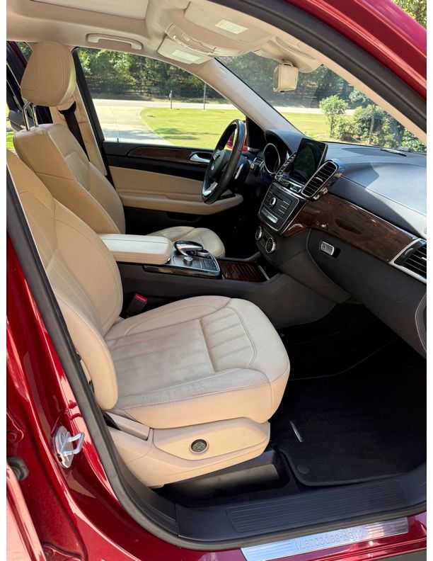 Used 2017 Mercedes-Benz GLS 450 4MATIC image 9