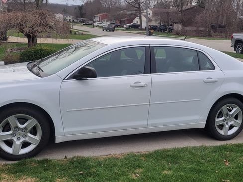 Used 2010 Chevrolet Malibu LS image 10