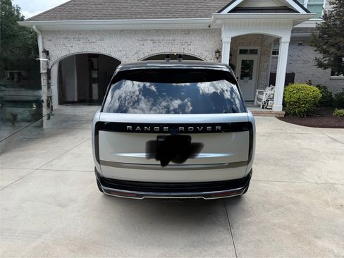 Used 2025 Land Rover Range Rover SE AWD/4WD image 5