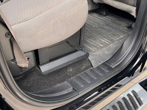 Used 2017 Ford F250 XLT w/ XLT Premium Package AWD/4WD image 12