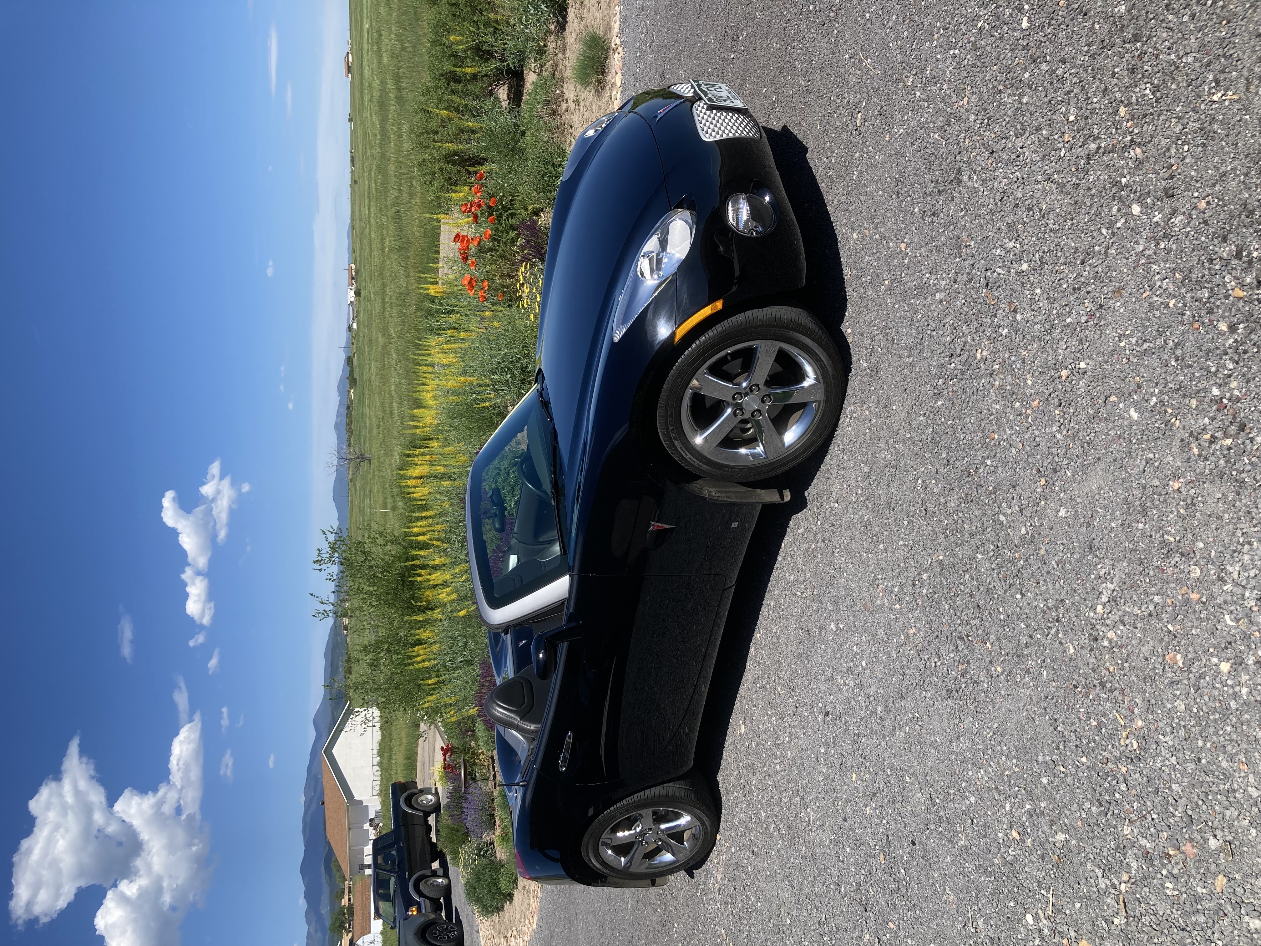 Used 2006 Pontiac Solstice Convertible w/ Premium Package RWD image 1