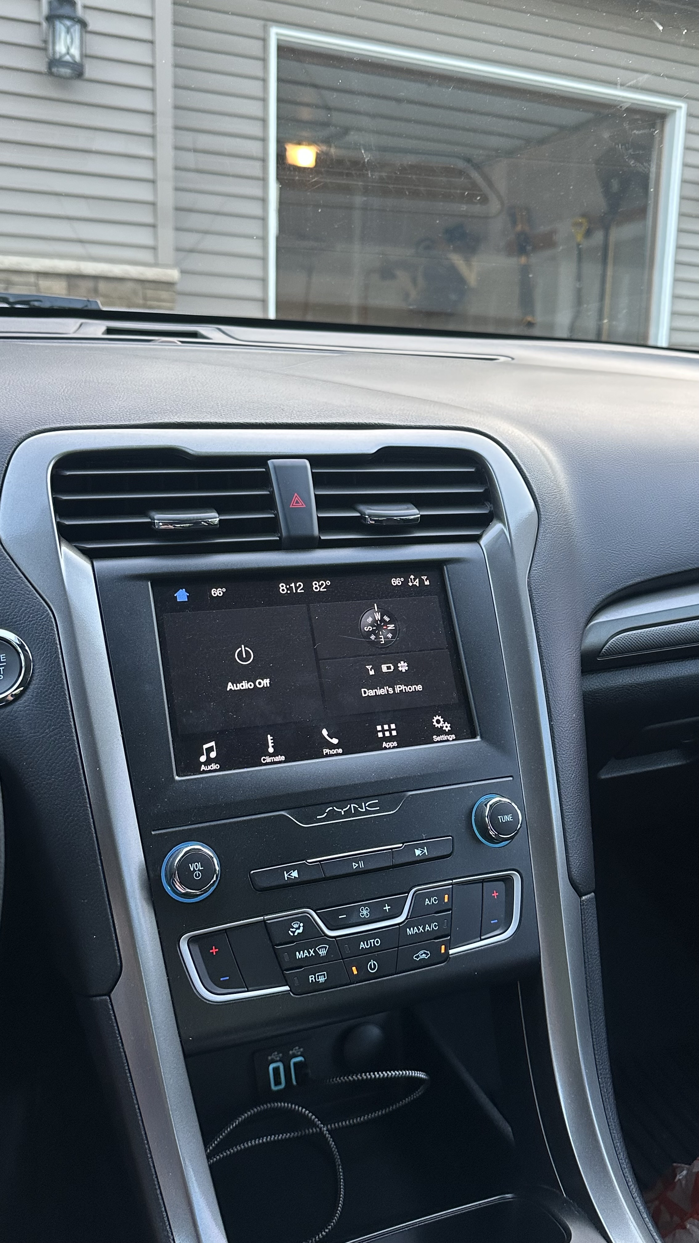 Used 2019 Ford Fusion SE FWD image 11