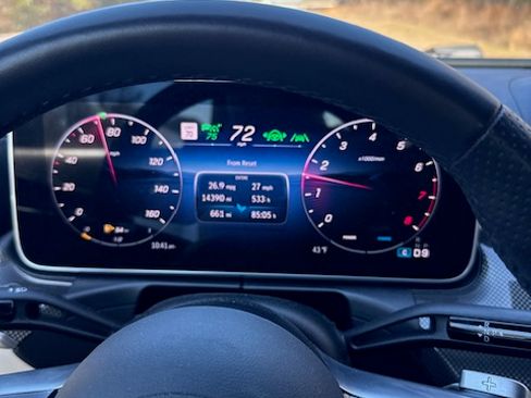 Used 2025 Mercedes-Benz CLE 450 4MATIC Cabriolet image 2