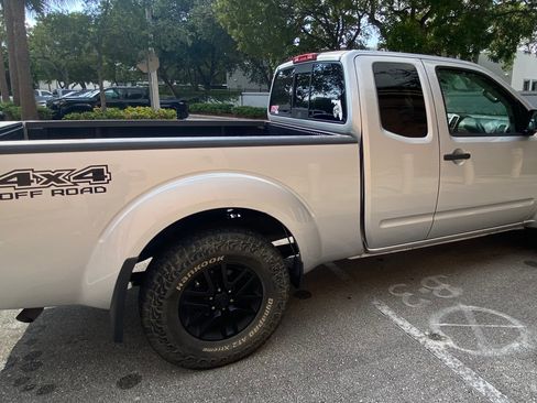 Used 2019 Nissan Frontier SV AWD/4WD image 9