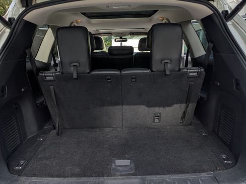 Used 2017 Nissan Pathfinder Platinum image 13