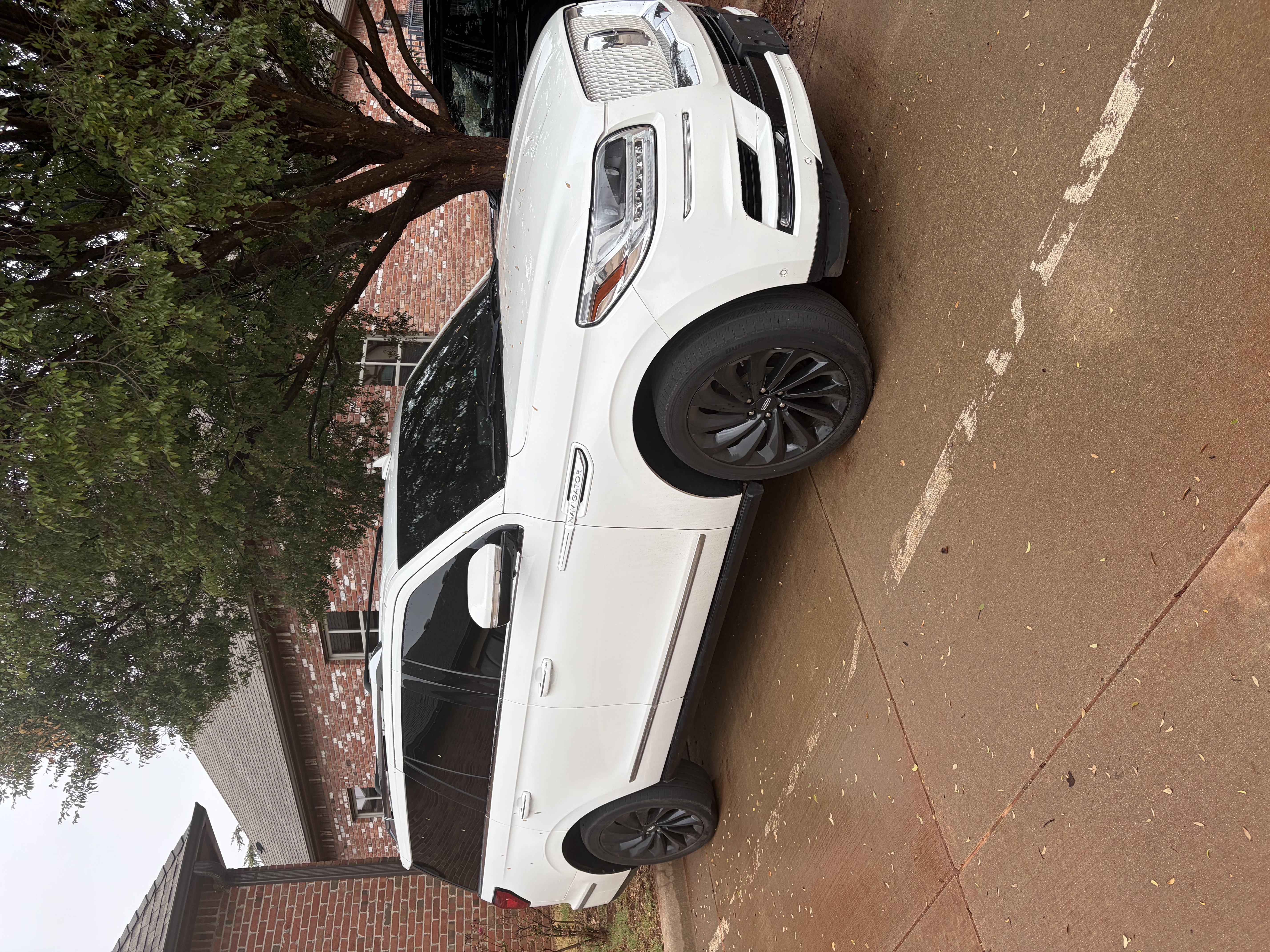 Used 2021 Lincoln Navigator Reserve AWD/4WD image 1