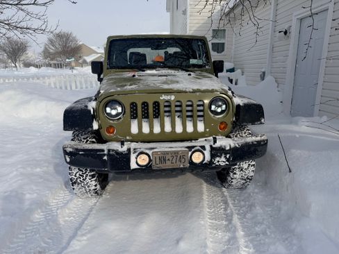 Used 2013 Jeep Wrangler Sport image 8