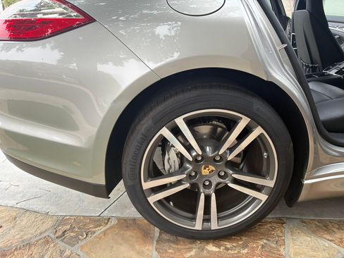 Used 2010 Porsche Panamera 4S image 11