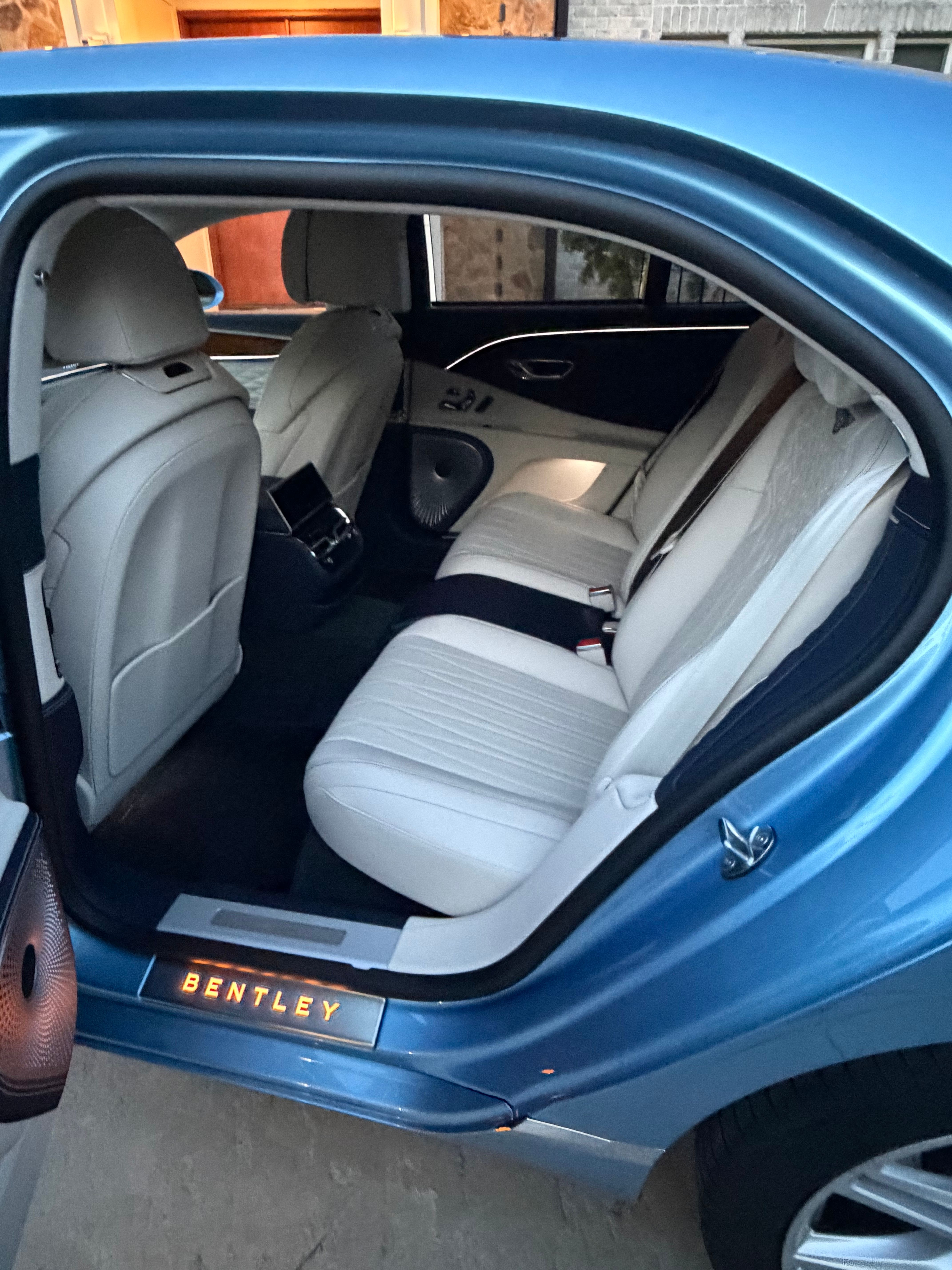 Used 2024 Bentley Flying Spur Azure AWD/4WD image 6