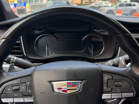 Used 2023 Cadillac XT6 Sport AWD/4WD image 6