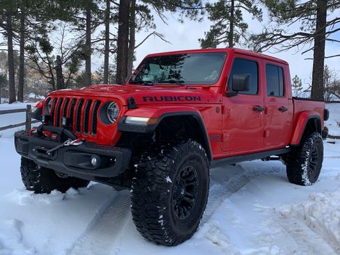 Used 2020 Jeep Gladiator Launch Edition image 2