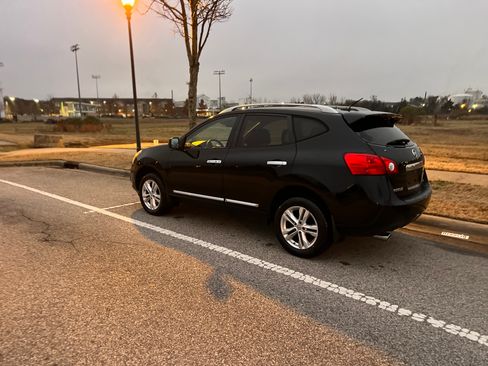 Used 2013 Nissan Rogue SV w/ Premium Pkg image 4